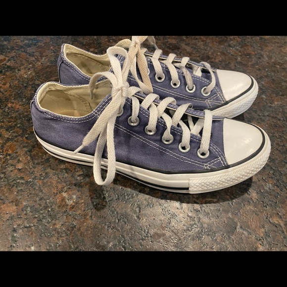 Blue converse shoes - Picture 3 of 6